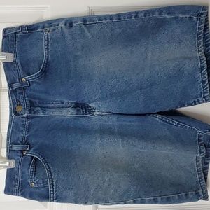 Men's summer shorts by Lee